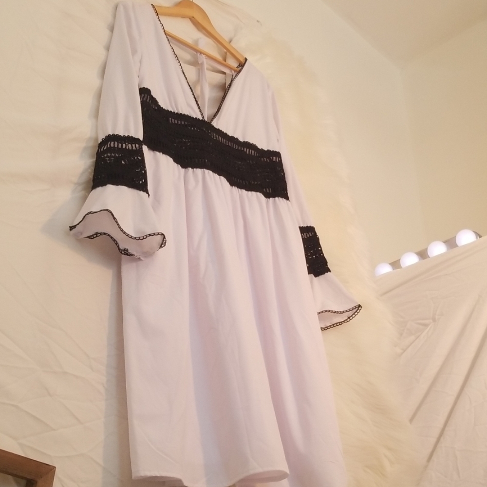 Posh White Medi Dress /w Black Lace Detailing